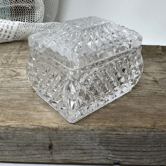 Vintage Sparkling Crystal Clear Diamond Cut Trinket Box With Lid - Picture 5 of 7